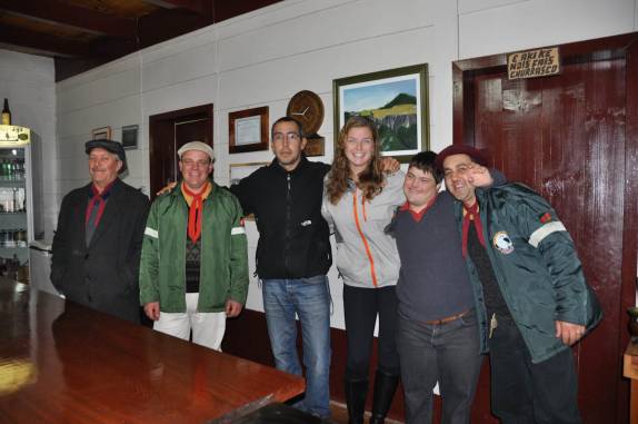 Com a família proprietária do Hotel Fazenda Monte Negro, na região de São José dos Ausentes - RS